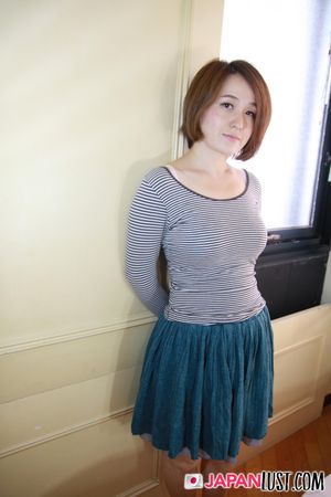 Busty Japanese Cougar Amateur Gets Big Creampie Present - Photo 41