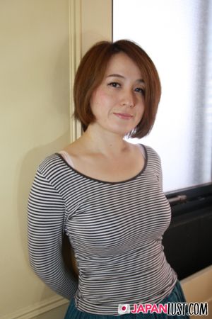 Busty Japanese Cougar Amateur Gets Big Creampie Present - Photo 45