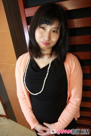 Japanese MILF Gets Hard Nipples During POV Sex - Photo 12