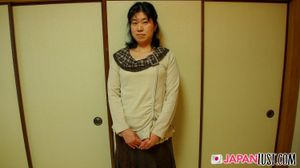 Japan MILF Gets Her Hairy Pussy Used And Filled With Cum - Photo 9