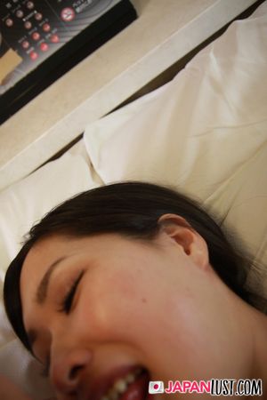 Japanese MILF Freshly Shaved For POV Creampie - Photo 319