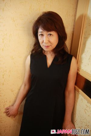 Fit Japanese Granny Takes POV Creampie In Hairy Pussy - Photo 44