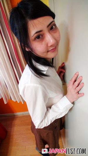 Skinny Japanese Cougar POV Sex - Photo 19