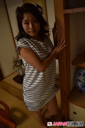 Petite Japanese Cougar Gets Big POV Creampie - Photo 85