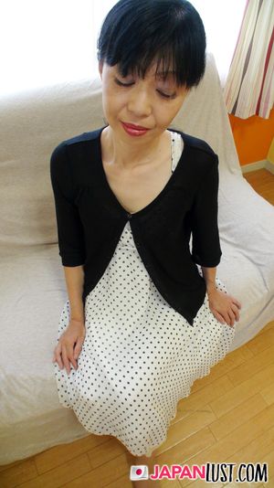 Slender Japanese Granny Strips For POV Creampie - Photo 6