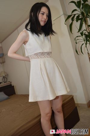 Skinny Japanese Cougar Gets Total Pussy Attention - Photo 47