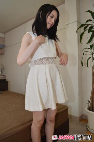 Skinny Japanese Cougar Gets Total Pussy Attention - Photo 48