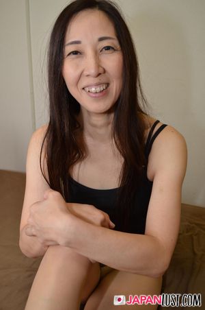 Skinny Japanese Cougar Taken By Hard Cock And Creampie - Photo 96