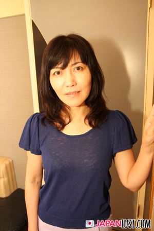 Reserved Japanese Cougar Worships Dick In POV Sex - Photo 26