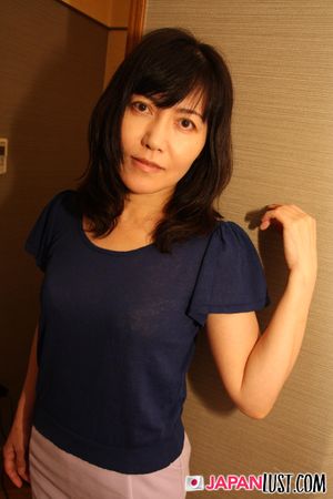 Reserved Japanese Cougar Worships Dick In POV Sex - Photo 36