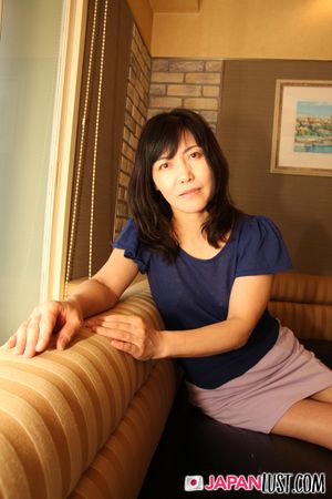 Reserved Japanese Cougar Worships Dick In POV Sex - Photo 42