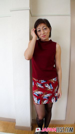 TIght Japanese Cougar Is So Wet For POV Creampie - Photo 21