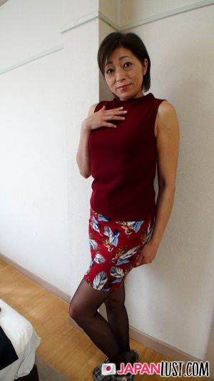 TIght Japanese Cougar Is So Wet For POV Creampie - Photo 26