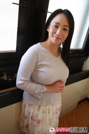 Japanese Cougar With Nice Tits POV Sex And Creampie - Photo 42