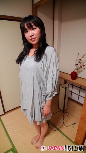 Japanese MILF Hairy Pussy Sex And Facial - Photo 14