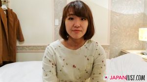 Japanese MILF Loves Getting Pussy Used For POV Creampie - Photo 3
