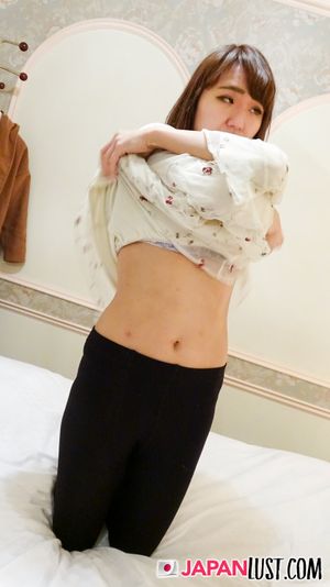 Japanese MILF Loves Getting Pussy Used For POV Creampie - Photo 36