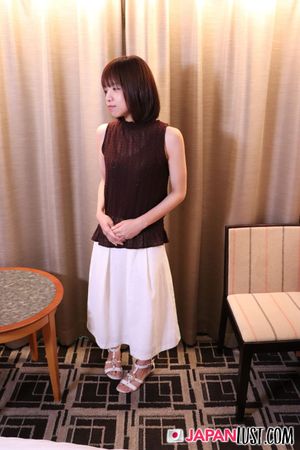 Slender Japanese MILF Spreads Wide For POV Sex - Photo 14