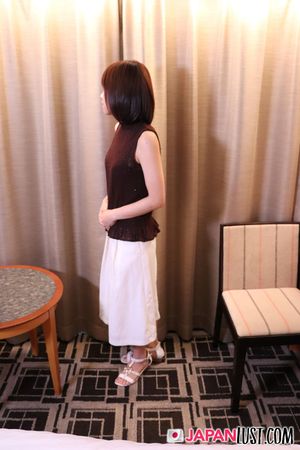 Slender Japanese MILF Spreads Wide For POV Sex - Photo 15