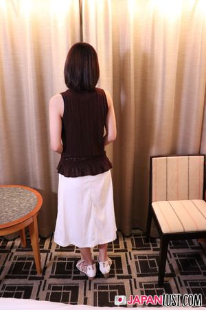 Slender Japanese MILF Spreads Wide For POV Sex - Photo 16