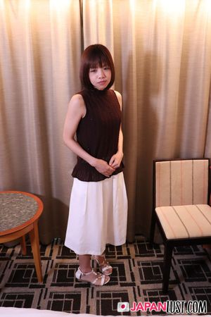 Slender Japanese MILF Spreads Wide For POV Sex - Photo 19