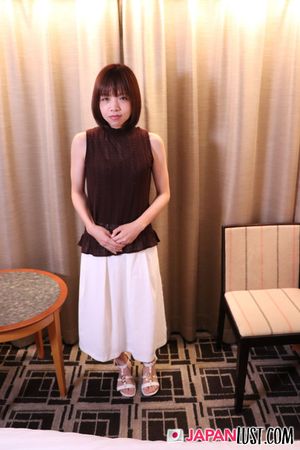 Slender Japanese MILF Spreads Wide For POV Sex - Photo 20