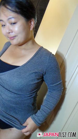 Chubby Japanese MILF Loves Feeling Cum Inside Her - Photo 100