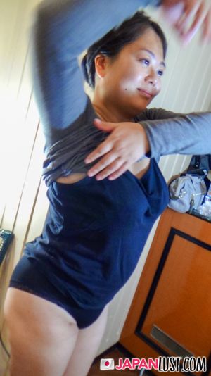 Chubby Japanese MILF Loves Feeling Cum Inside Her - Photo 108