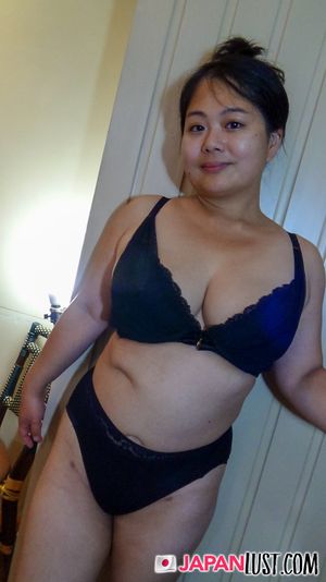 Chubby Japanese MILF Loves Feeling Cum Inside Her - Photo 141
