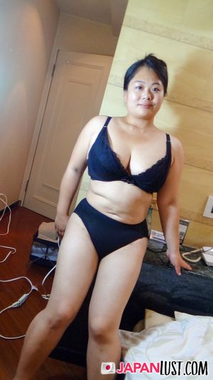 Chubby Japanese MILF Loves Feeling Cum Inside Her - Photo 165