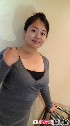 Chubby Japanese MILF Loves Feeling Cum Inside Her - Photo 38