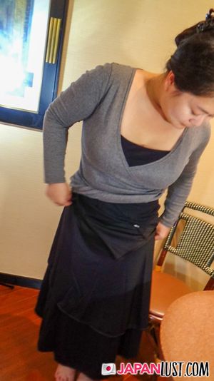 Chubby Japanese MILF Loves Feeling Cum Inside Her - Photo 50