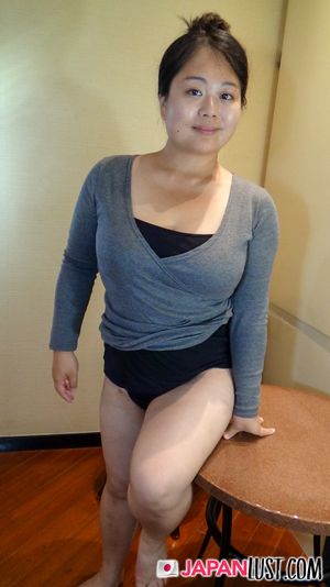 Chubby Japanese MILF Loves Feeling Cum Inside Her - Photo 55