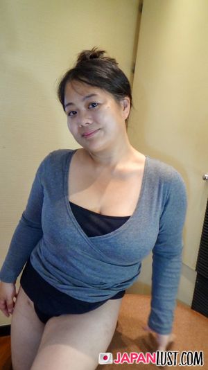 Chubby Japanese MILF Loves Feeling Cum Inside Her - Photo 59