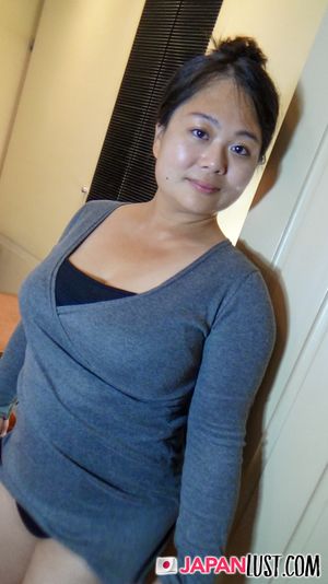 Chubby Japanese MILF Loves Feeling Cum Inside Her - Photo 97