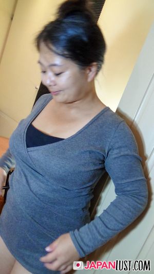Chubby Japanese MILF Loves Feeling Cum Inside Her - Photo 99