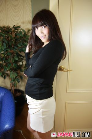 Japanese Cougar Lets Us Use Her Hot Body POV - Photo 25