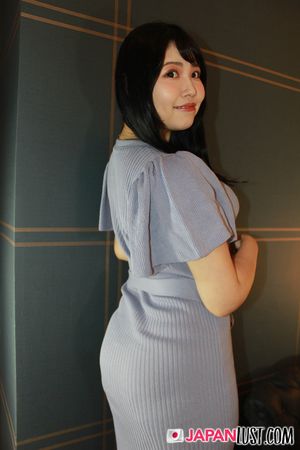 Japanese MILF With Juicy Body Rides Cock POV - Photo 36