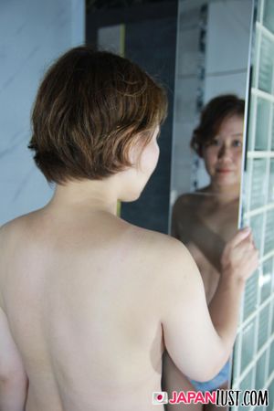 Japanese MILF Toys Herself Before POV Sex - Photo 141