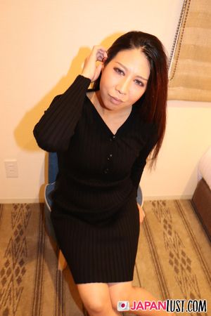 Adorable Japanese MILF Freshly Shaved For Creampie - Photo 658