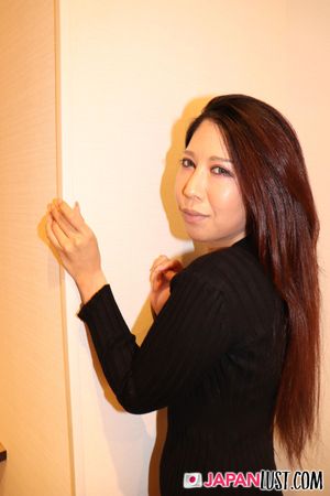 Adorable Japanese MILF Freshly Shaved For Creampie - Photo 698