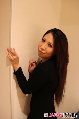 Adorable Japanese MILF Freshly Shaved For Creampie - Photo 703