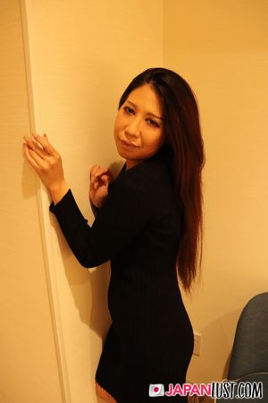 Adorable Japanese MILF Freshly Shaved For Creampie - Photo 705