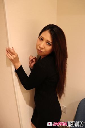 Adorable Japanese MILF Freshly Shaved For Creampie - Photo 706