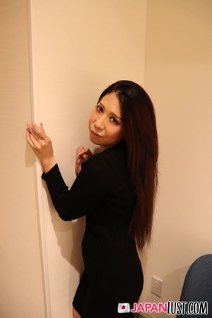 Adorable Japanese MILF Freshly Shaved For Creampie - Photo 707