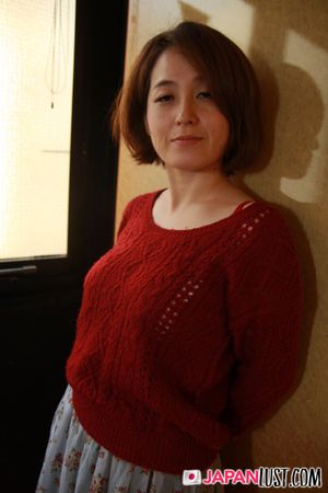 Japanese MILF Hairy Pussy Eager For POV Creampie - Photo 42