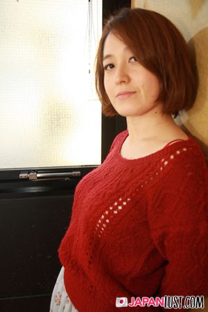 Japanese MILF Hairy Pussy Eager For POV Creampie - Photo 44