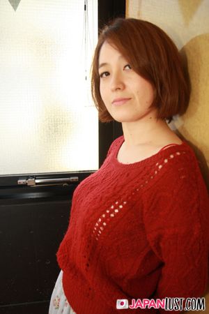 Japanese MILF Hairy Pussy Eager For POV Creampie - Photo 45