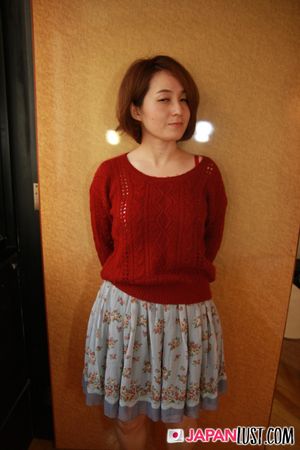 Japanese MILF Hairy Pussy Eager For POV Creampie - Photo 48