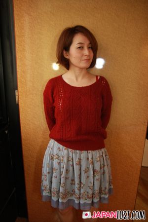 Japanese MILF Hairy Pussy Eager For POV Creampie - Photo 49